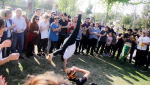 İduğ’dan capoeira dansı