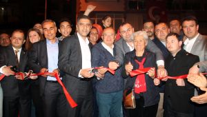 Kayalar, vekillerle dört seçim ofisi daha açtı