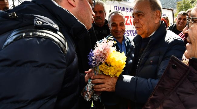 Kocaoğlu, şiirlerle, sümbüllerle uğurlandı