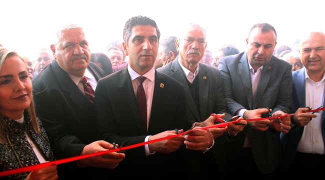 Menderes’te Kayalar’dan miting gibi açılış!