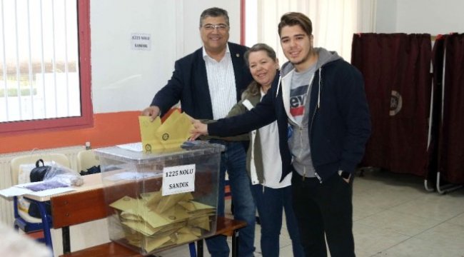 Siyasiler Sandık Başında