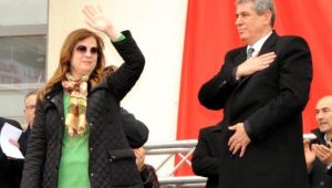 Başkanlık Görevini Eşinden Devraldı
