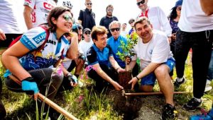 Çeşme'de Pedallar Sakız Ağaçları İçin Döndü