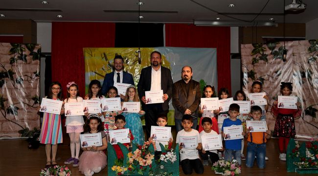Çiğli'de çocukların şenliği tiyatro ile devam etti