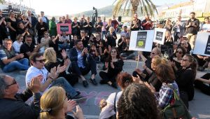 Çocuk İstismarı Foça’da Protesto Edildi