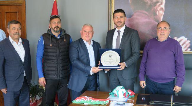 Foça Belediyespor Kulübü’nden Başkan Gürbüz’e Ziyaret