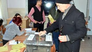 İzmir'de, 513 Bin 40 Kişi Sandığa Gitmedi