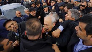 Kılıçdaroğlu'na yumruk atan saldırgan yakalandı
