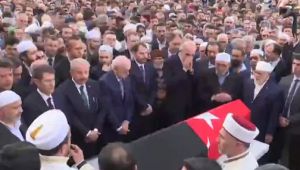 AKP'li yöneticiler Atatürk'e hakaret eden Mısırlıoğlu'nun cenazesine katıldılar