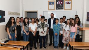Başkan Gümrükçü sınav öncesi öğrencilerle buluştu