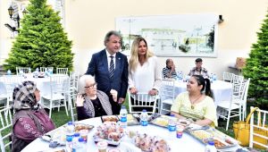 Başkan İduğ, iftarda huzurevi sakinleri ile buluştu