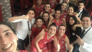 Bayraklı'nın perileri finalde