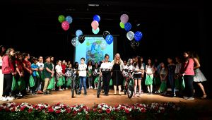 Çocuklar hayallerindeki temiz dünyayı çizdi