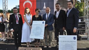 İzmirli İçmimarlar, "Dünya iç mekanlar günü"nü coşkuyla kutladı