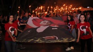 Menderes’te binler fener alayında buluştu
