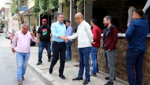 Sandal tek başına gezdi, vatandaşla esnafla buluştu
