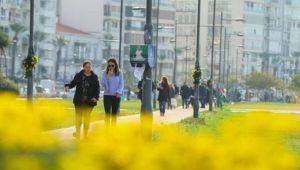 Sıcaklıklar artıyor... İzmir'de yaz havası