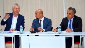 Soyer'den mimar ve mühendislere birliktelik çağrısı: "İzmir başaramazsa başka hiç bir kent başaramaz"