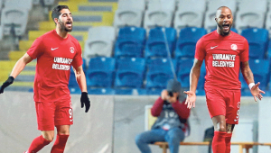 Altay o golcünün peşinde!