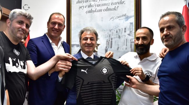 Altaylılar'dan İduğ'a ziyaret