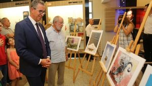 Gaziemir Belediyesi kursiyerlerinin yıl sonu sergisine büyük ilgi
