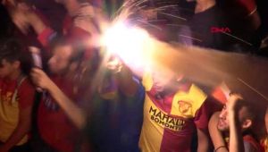 Göztepe'den 94. yıla coşkulu kutlama