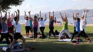 Karşıyaka’da yoga buluşması