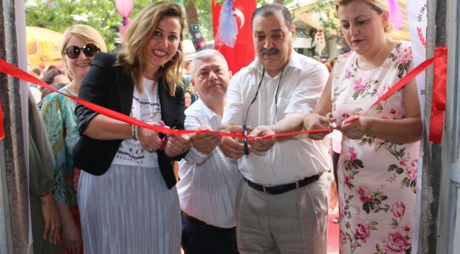 Konak'ta kadınların sergisine büyük ilgi