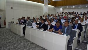Başkan Batur'dan mecliste gelir isyanı... Yetki arttı gelirler azaldı!