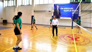 Başkan İduğ'dan voleybolculara tam destek