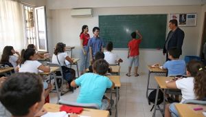 Başkan Tugay dünya gençleriyle buluştu