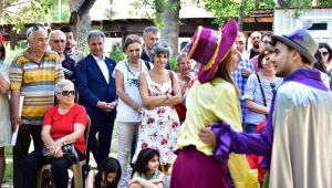 Bornova'da geleceğin tiyatrocuları yetişiyor