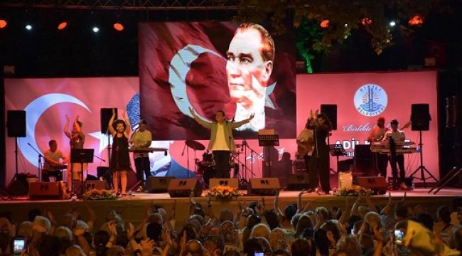 Dikili'de Yaz Konserleri Başladı