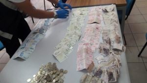 Dilenciden çıkan para zabıtayı bile şoke etti