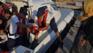 Foça'da mülteciler son anda kurtarıldı
