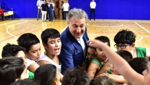 Geleceğin basketbolcuları Bornova'da yetişiyor