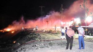 Geri dönüşüm deposundaki yangın 2 saatte söndürüldü