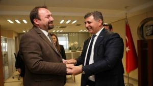 İki başkanın Mavişehir çekişmesi... Gümrükçü'nün açıklamalarına Tugay'dan cevap geldi...