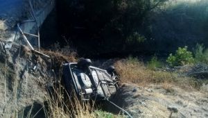 Aliağa'da otomobil köprüden uçtu: 2 Yaralı