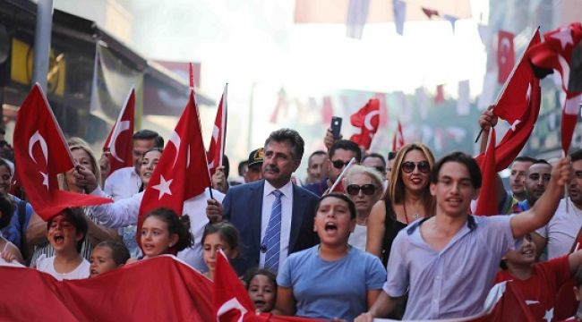 Bayraklı'da Zafer Bayramı coşkuyla kutlandı