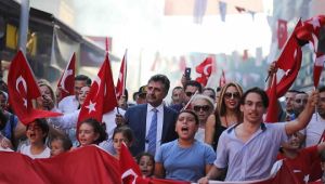 Bayraklı'da Zafer Bayramı coşkuyla kutlandı