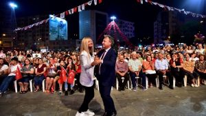 Bornova'da binlerce vatandaş kortej yürüyüşüne katıldı