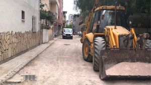 Bornova'da yolları düzeltmek için çalışmalar başladı