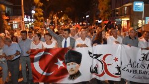 Dikili'de festival havasında Zafer Bayramı!