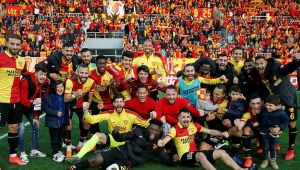 Göztepe yeni sezona taraftarıyla birlikte kilitlendi!