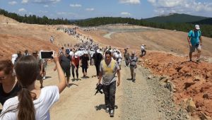Kaz Dağları'nda binlerce insan şantiyeye hücum etti