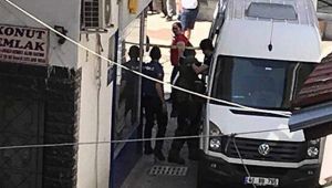 "Polise teslim edin" yazılı çuvaldan lav silahı ile el bombaları çıktı!