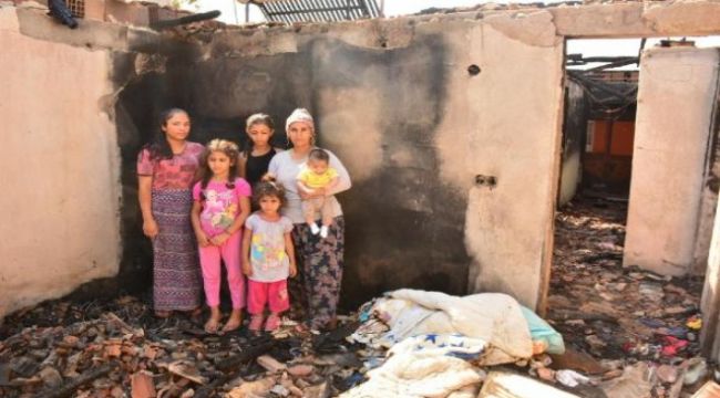 Torbalı'da evleri yanan aile sokakta kaldı!