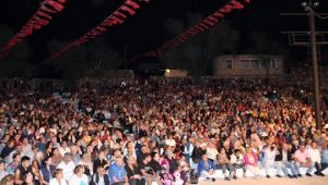 Alaçatı'nın 97'nci yıl coşkusu... Çeşmelilerden kurtuluş gününe yoğun ilgi!