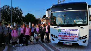 Başkan Aksoy öğrencilerin yüzünü güldürdü